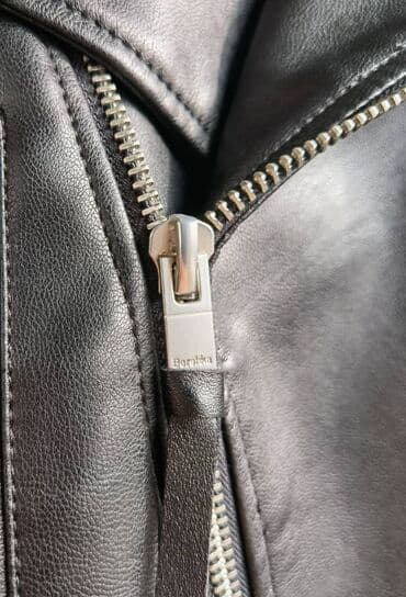 Women's Clothing: BERSHKA muška jakna veličina 36 S širina ramena 42cm dužina rukava — 4
