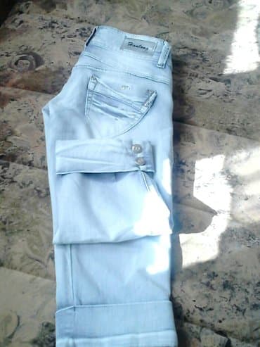 duksevi s: Farmarke/ bermude 3/4. 27 broj. Malo nosene — 1