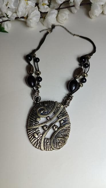 Unikatna statement ogrlica sa velikim centralnim privjeskom - — 2