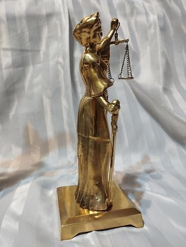 Food products: Masivna livena mesingana skulptura Boginje Pravde (Justicija) sa mačem — 2