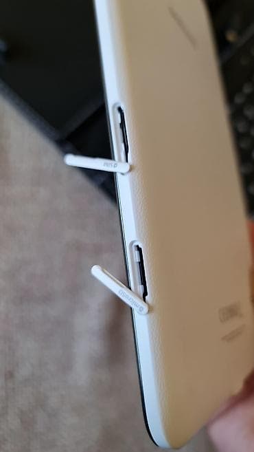 Video igre i konzole: Samsung Galaxy Tab sa futrolom i tastaturom - Ekran oko 8 inča — 6