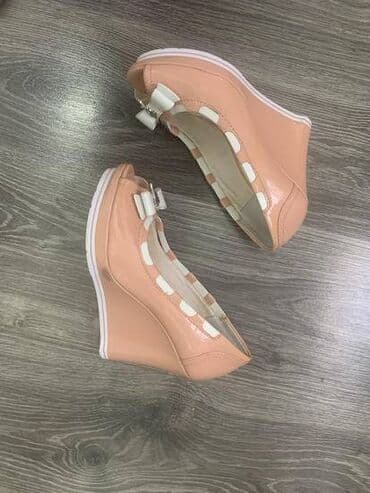 c a papuce: Sandale, Guess, 39 — 5