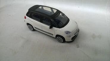 paklene ulice 5: Burago fiat 500L, nov — 2
