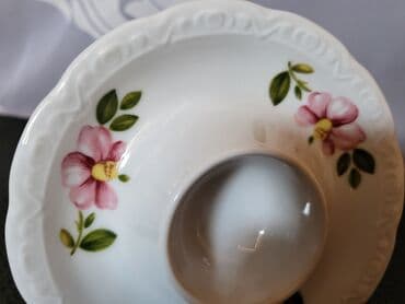 porcelanske solje za caj: Porcelansko novo,vintaz postolje za jaje cuvarkucu. Postolje,sve na — 3