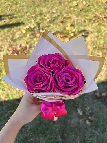 djul cvece: Buket ruža od satenskih traka – ručno rađene dekorativne ruže u — 9