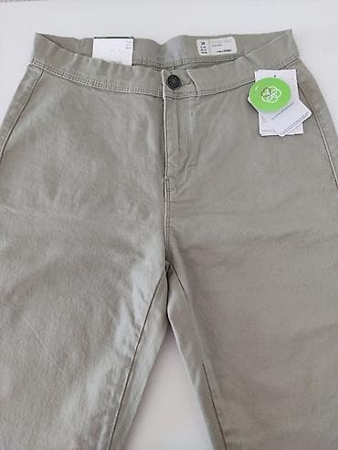 Lagane letnje pantalone sa zanimljivim resicama na krajevima nogavica na lalafo.rs Lagane letnje pantalone sa zanimljivim resicama na krajevima nogavica