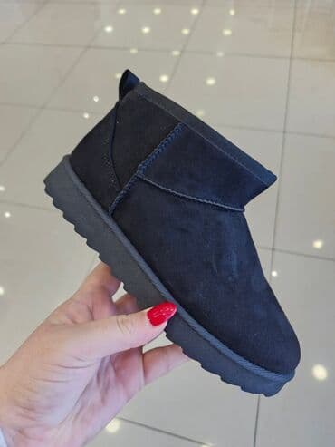Muška obuća: Ugg mini čizme, bоја - Crna — 1
