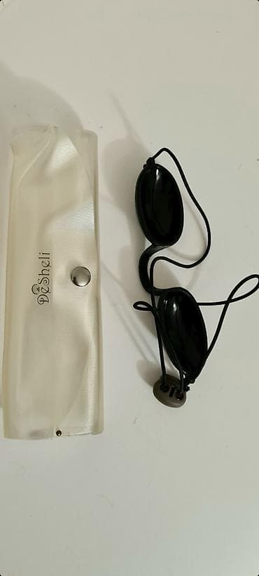 Donji delovi trenerke: • Prodajem aparat DeSheli Twinray za podmlađivanje, zatezanje kože — 9