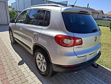 akumulator za tiguana: Volkswagen Tiguan 2.0 TDI, kompaktni SUV u srebrnoj metalik boji, sa — 6