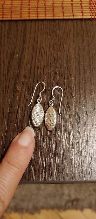 Srebrne viseće minđuše sa kukicom -srebro - Oblik: izduženi ovalni