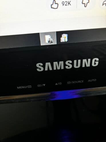 Car Electronics: Samsung LCD monitor sa postoljem - Dijagonala približno 22–24 inča — 3