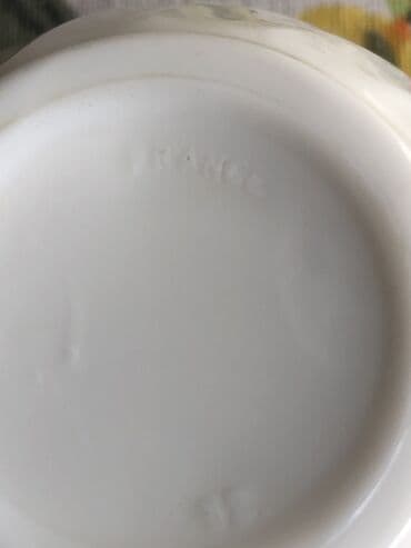 nove doncafe solje: Od finog starog porcelana dve tacne bez šoljica, jedna šoljica sa — 19