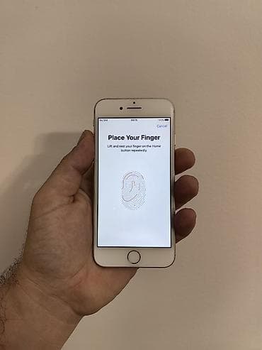 punjac za iphone cena: Iphone 7 beli sim free icloud free, sa 128 gb memorije. Telefon je ok — 4