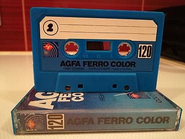 Donji delovi trenerke: Agfa ferro color 120, plava, minimalno ispisana, zupci na mestu, 350 — 3