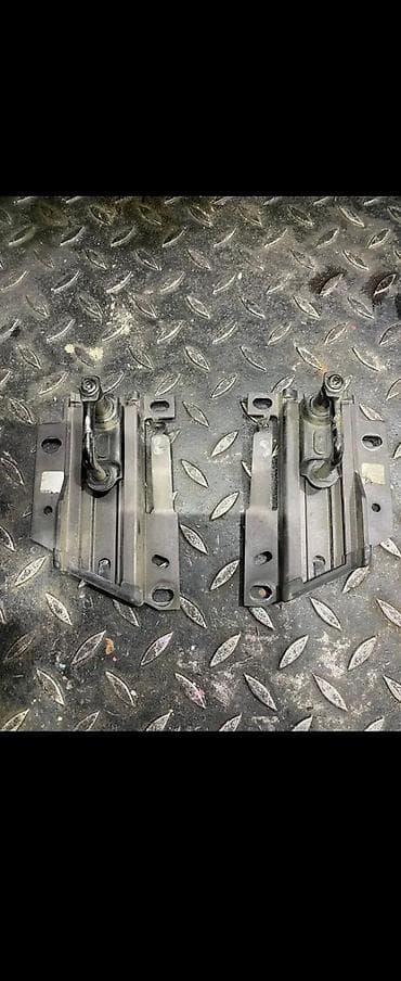 rosule ili rolsue: AUDI A4 B9 0 DELOVIBRAVA HAUBE 8W0823185E 8W0823186E | Audi delovi — 5