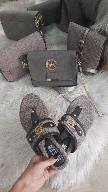 japanke sa platformom: Papuce 
Torbe 2300 — 1