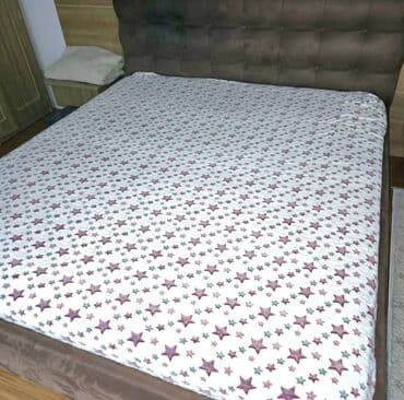 farmerice s: Reljefni čaršafi
Čaršaf na lastiš 25 + 2 jastučnice(5) 
Cena 3800 din — 14