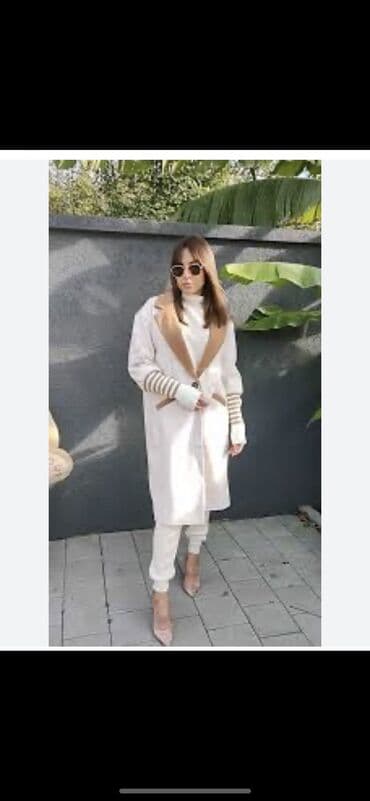 beli kaputi: Ženski kaput/blejzer “Made in Italy” u dvobojnoj kombinaciji bež-bela — 1