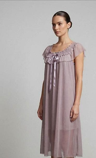 haljina sa masnom: Haljina prljavo lila boja sa kratkim rukavima. Model je A-kroja, blago — 1