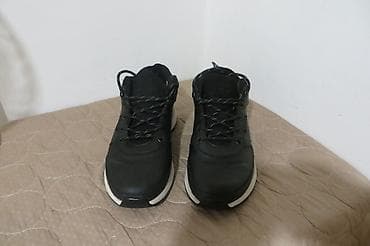 polovna obuća: TIMBERLAND br 43 28cm unutrasnje gaziste stopala, materijal koza — 2