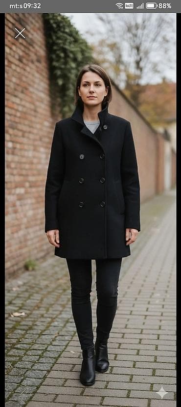 Ženski kaput – klasični crni, dvoredno kopčanje - Elegantna — 1