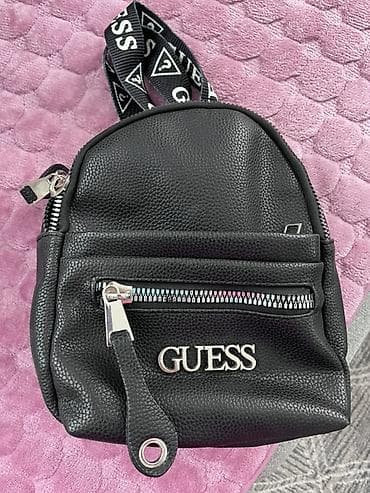 mcm ranac: GUESS mini ranac – crni, od teksturirane eko‑kože. - Kompaktna — 1