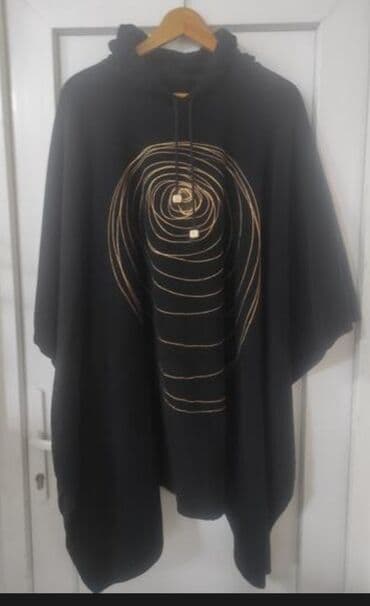 Women's Clothing: Crni ženski pončo sa kapuljačom - Model: široki pončo/kabanica sa — 2