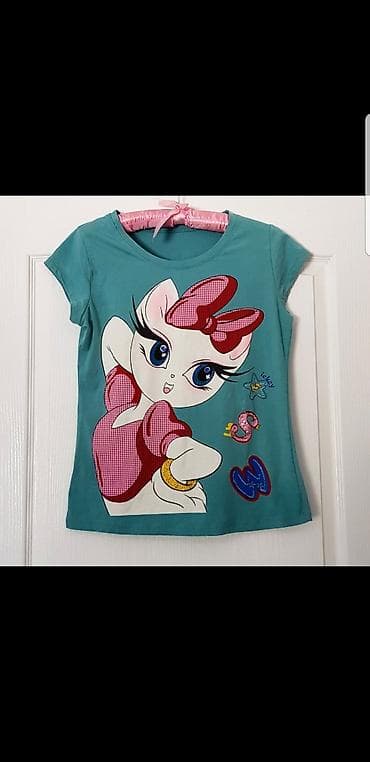 Majica
Velicina M 
Ima elastina