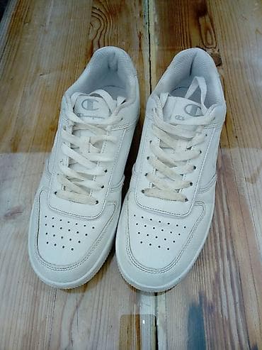 Patike br.39 u skoro novom stanju