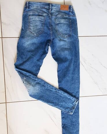 pantalone od vestacke koze: Farmerke Ispod cepkanih delova je postava Odg za S poluobim struka — 4