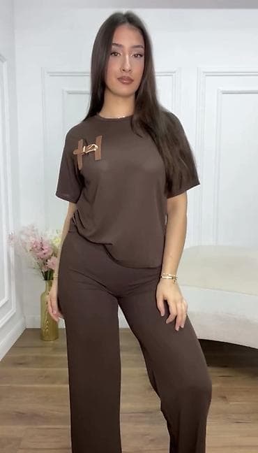 zenski parfemi: ✅Zenski komplet – široke pantalone i majica kratkih rukava
✅2000 din — 7