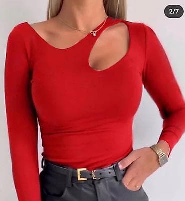 Bluza sa izrezom i elastinom