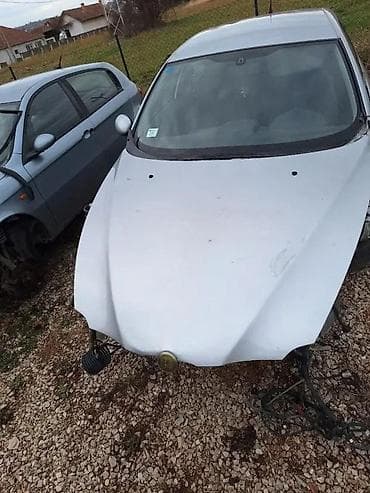 skuter cena: ALFA 147 HAUBA 694 MET | Ok stanje alfa 147 kod boje 694 met — 5