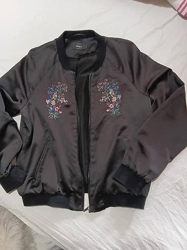 ONLY ženska bomber jakna – veličina M - Boja: crna, sa sjajnim