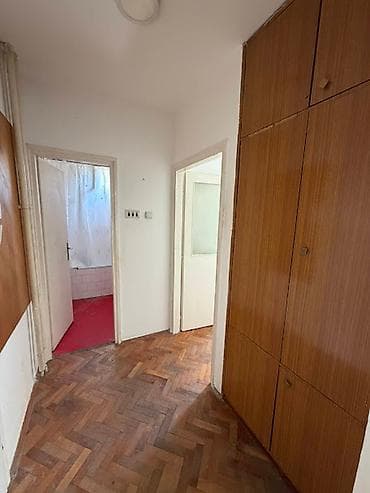 knic smestaj: Izdaje se jednosoban stan površine 35 m² u centru Železnika. Stan je — 4
