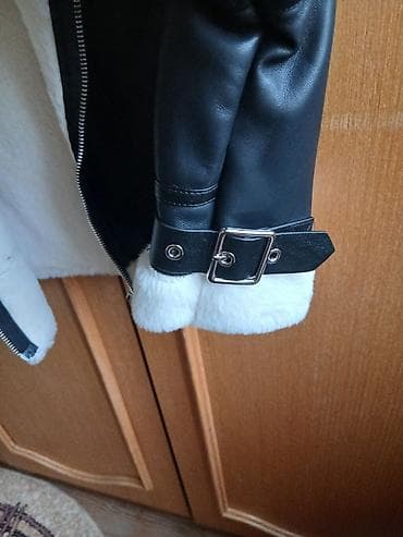 ideen 3: Ženska kratka jakna sa krznenom postavom (biker/aviator stil). - — 2