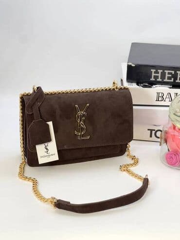 drveni krstic oko vrata: Tasnice 
pk — 7