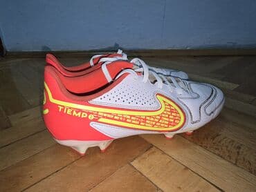 profesionalni mikrofoni za pevanje: Nike, veličina - 40.5, Upotrebljenо — 1