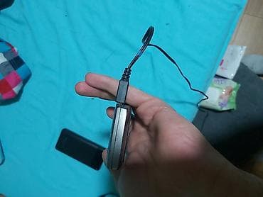 rerna na plin: Motorola v3i verzija sa ulazom zs micro sd karticu.koja dolazi sa njim — 4