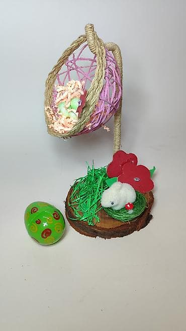 uskršnje slike: Uskršnja dekoracija – viseca korpica sa postoljem - Ručno rađena — 2