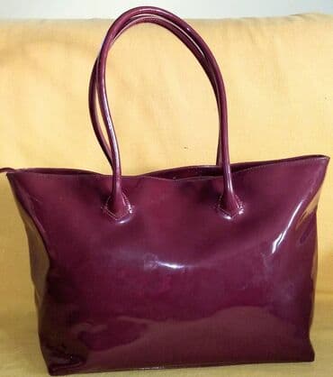 torba novo: Calvin Klein bordo lakovana torba Prelepa lakovana torba Calvin Klein — 6