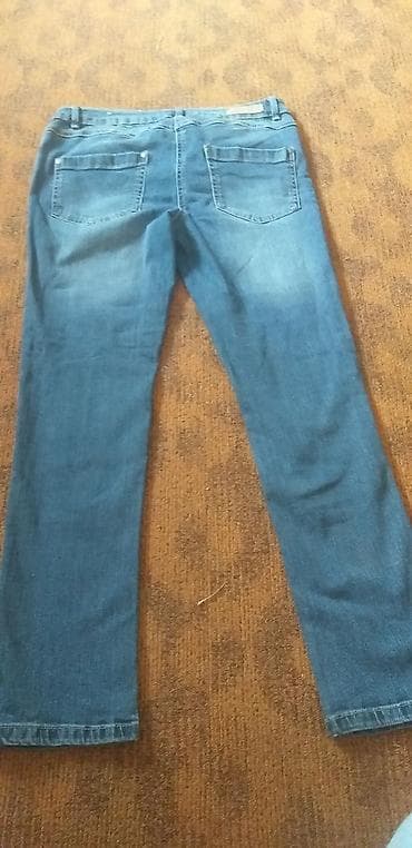 koji je ovo model patika: Ženske farmerke – 2 para 1) Stradivarius skinny super high waist - — 9