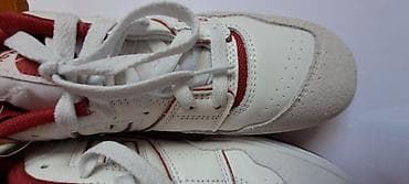 yeezy patike roze: Prodajem New Balance 550 patike, kozne, bele sa crvenim, br 42 — 5