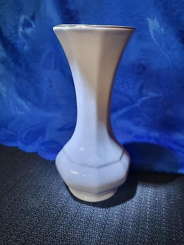 igracke od kestena: Vaza nova Apro porcelan iz 70ih.godina. Vaza nova,bez ostecenja,sve — 2