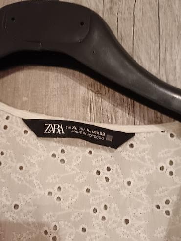 skrivenom petom: - Zara haljina od pamučne anglaise čipke (broderie anglaise), bela — 1