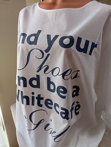 helake: Ženska oversize majica sa printom.Poluobim grudi 61 cm Duzina 82 cm - — 2