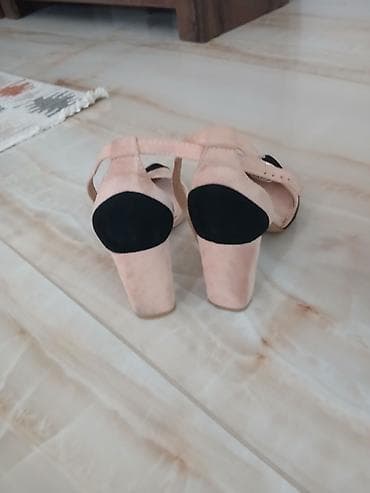 patike sa greskom: Ženske cipele na štiklu sa kaišićem oko članka - Model: elegantne — 2