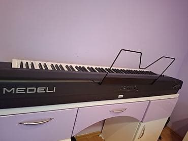 Na prodaju električni klavir, MEDELI SP201, korišćen godinu dana — 3
