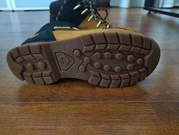 bueno obuca: Timberland dečije zimske cipele broj 34, duzina gazista 21cm, skoro — 2