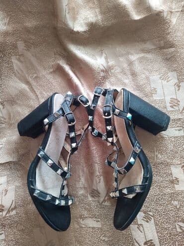 mokasine sa stiklom: Sandals, 36 — 3